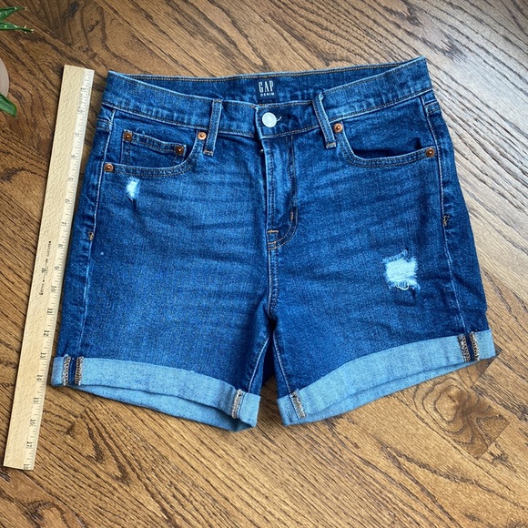 Gap women’s size 27 Jean shorts - Picture 4 of 4